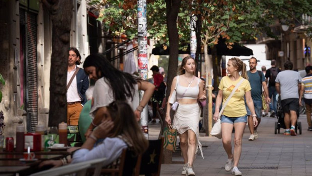 ep archivo ambiente alrededor de pequenos comercios a 17 de octubre de 2023 en barcelona catalunya ep archivo ambiente alrededor de pequenos comercios a 17 de octubre de 2023 en barcelona catalunya