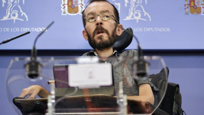 ep archivo   el portavoz de unidas podemos pablo echenique en una rueda de prensa durante una junta