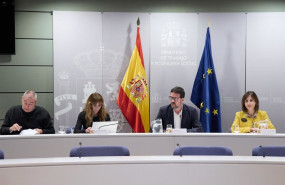 ep archivo   el secretario de estado de trabajo joaquin perez rey 2d durante una reunion del