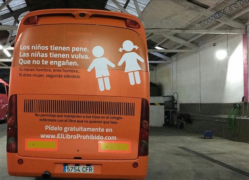 ep autobus de hazte oir contra menores transexuales