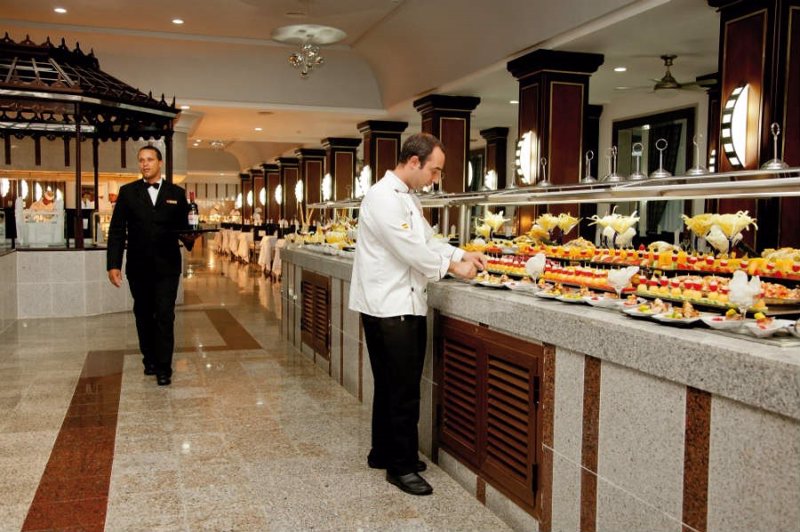 El sector servicios español intensifica su desaceleración por la reactivación del Covid