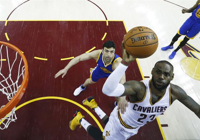 ep cleveland cavaliers lebron james golden state warriors zaza pachulia
