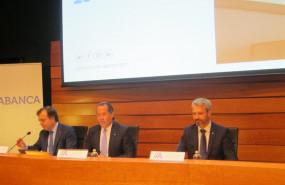 ep consejero delegadoabanca francisco botas presidente juan carlos escotet ydirector generalfinanzas albertofrancisco duranteruedaprensa