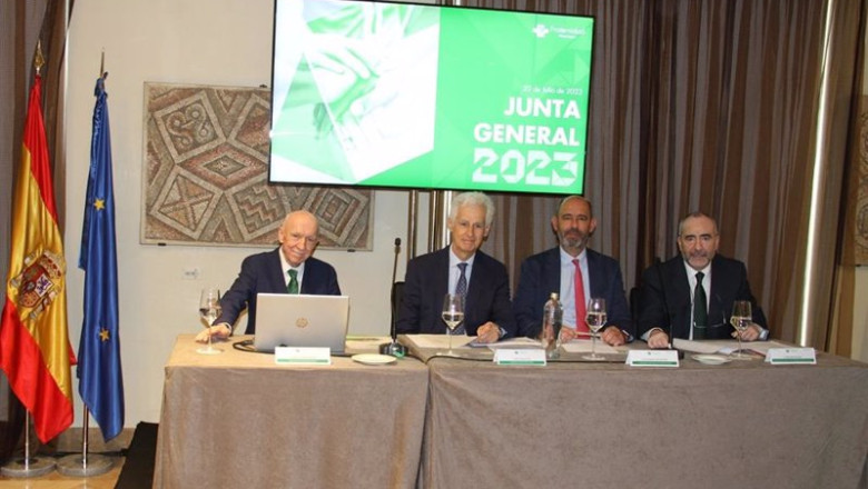 ep de izquierda a derecha carlos aranda director gerente de fraternidad muprespa bartolome lora ep de izquierda a derecha carlos aranda director gerente de fraternidad muprespa bartolome lora