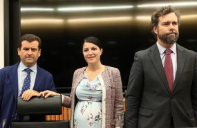 ep el asesor de vox en temas de caza ricardo chamorro y los portavoces parlamentarios del partido