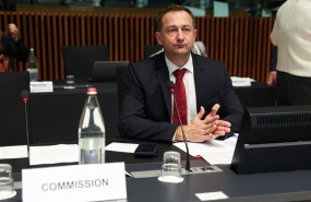 ep el comisario de agricultura christophe hansen en el marco del consejo de agricultura y pesca de