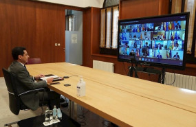 ep el presidente de andalucia juan manuel moreno bonilla asiste a la videoconferencia con el