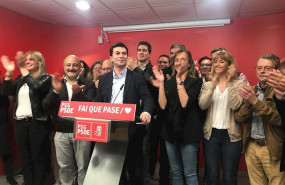 ep el secretario xeral del psdeg gonzalo caballero arropado por dirigentes de su formacion en