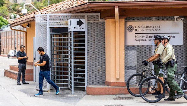 ep frontera de estados unidos con mexico en nogales arizona