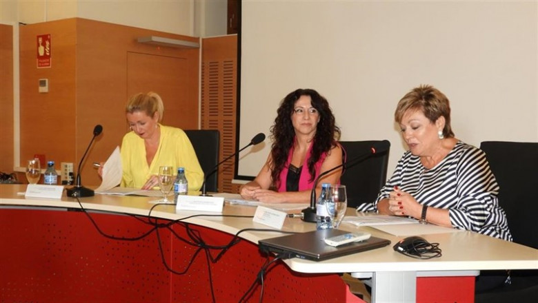 La consejera de Igualdad de la Junta, Rocío Ruiz, participa en una reunión con asociaciones en Almería | JUNTA DE ANDALUCÍA ep la consejera de igualdad de la junta rocio ruiz participa en una reunion con asociaciones en