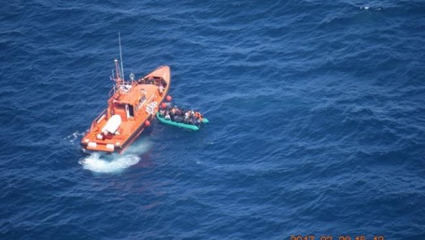 ep patera rescatadaembarcacion salvamento maritimo alnitak salvamar malaga