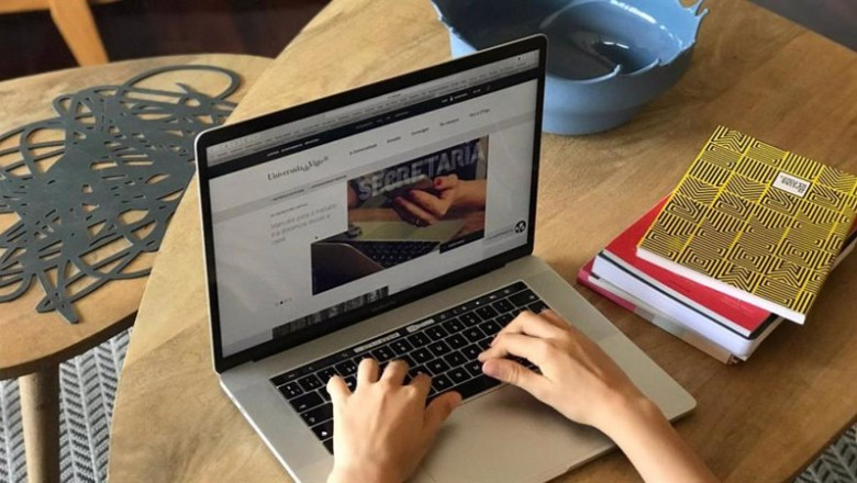 Un empleado trabaja desde su casa. | UNIVERSIDADE DE VIGO - Archivo ep un empleado trabaja desde su casa