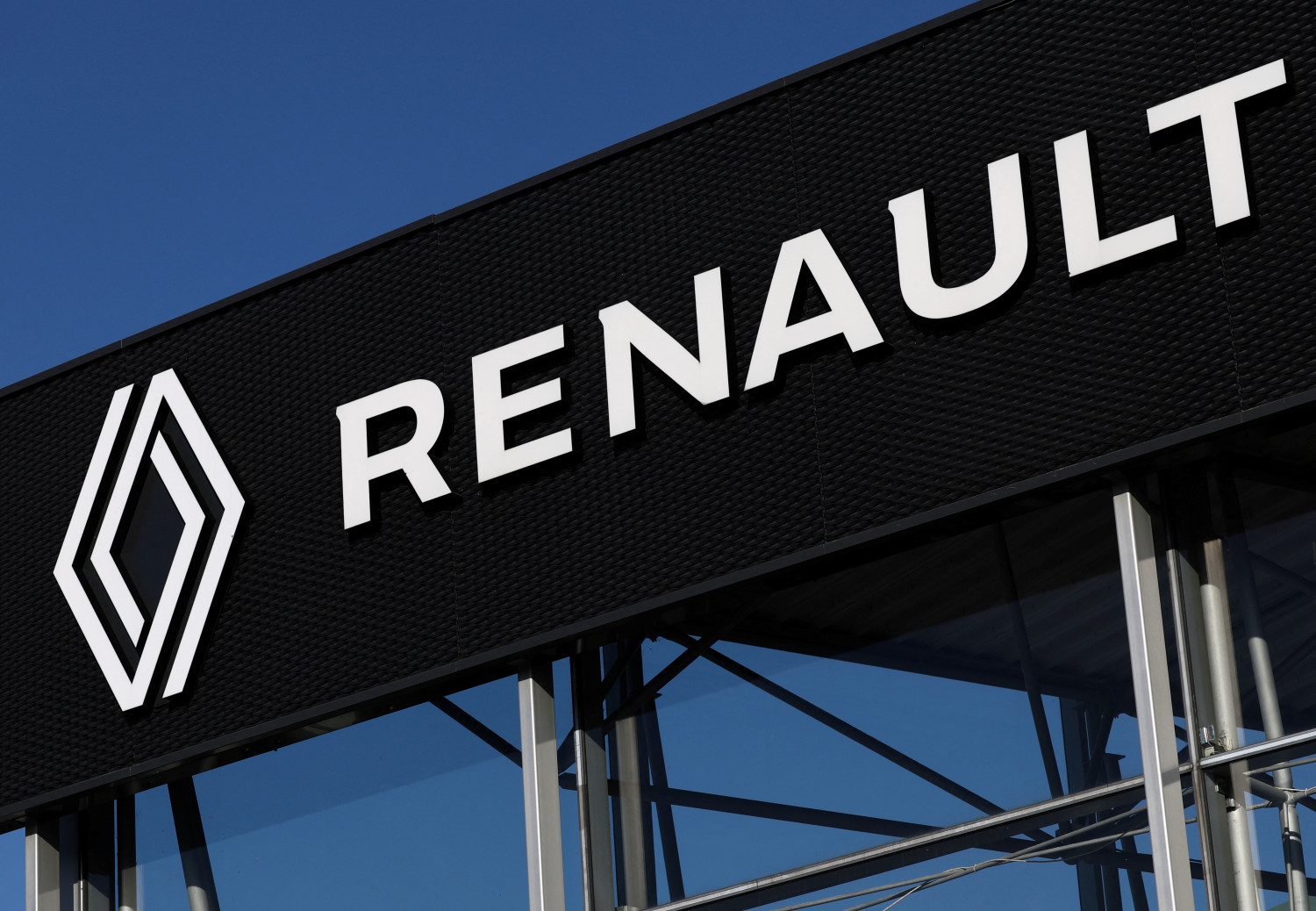 un logo renault a bruxelles 20240330201540 