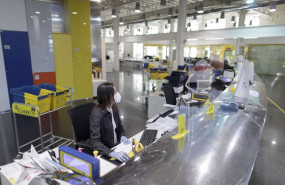 ep archivo csif reclama a correos 10000 contratos de refuerzo para hacer frente a las elecciones ep archivo csif reclama a correos 10000 contratos de refuerzo para hacer frente a las elecciones