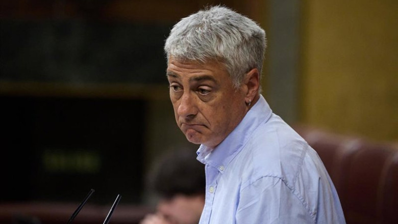 ep archivo   el diputado de eh bildu oskar matute durante un pleno extraordinario en el congreso de