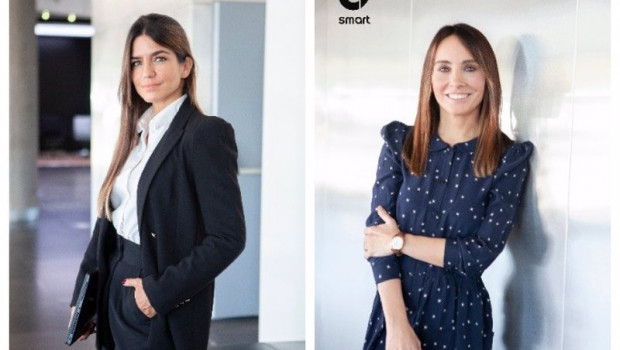 ep archivo   flavia moreno barbera izq directora de marketing de smart espana y amalia pellico der