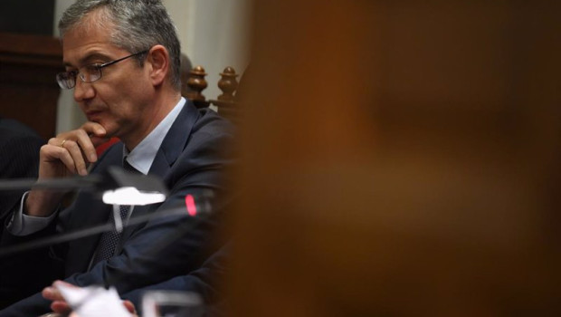 ep archivo   i d gobernador del banco de espana pablo hernandez de cos