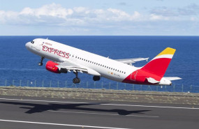 ep archivo   iberia express reinicia los vuelos entre madrid y menorca