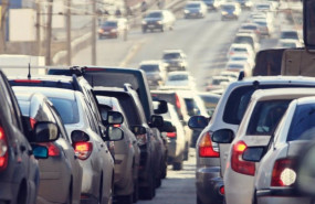 ep archivo   recurso de coches en un atasco en la operacion salida