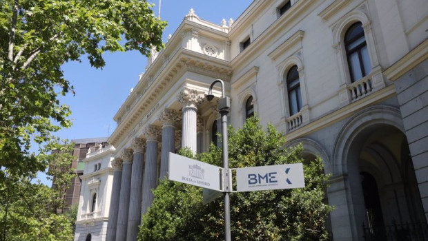 ep archivo senal de la bolsa de madrid frente a la fachada del edificio ep archivo senal de la bolsa de madrid frente a la fachada del edificio