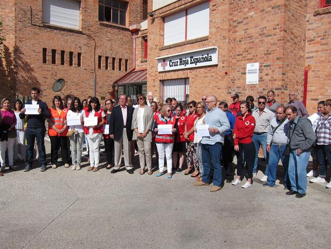 Concentración en Cruz Roja Segovia en recuerdo a la fisioterapeuta asesinada | CRUZ ROJA ep concentracioncruz roja segoviarecuerdola fisioterapeuta asesinada