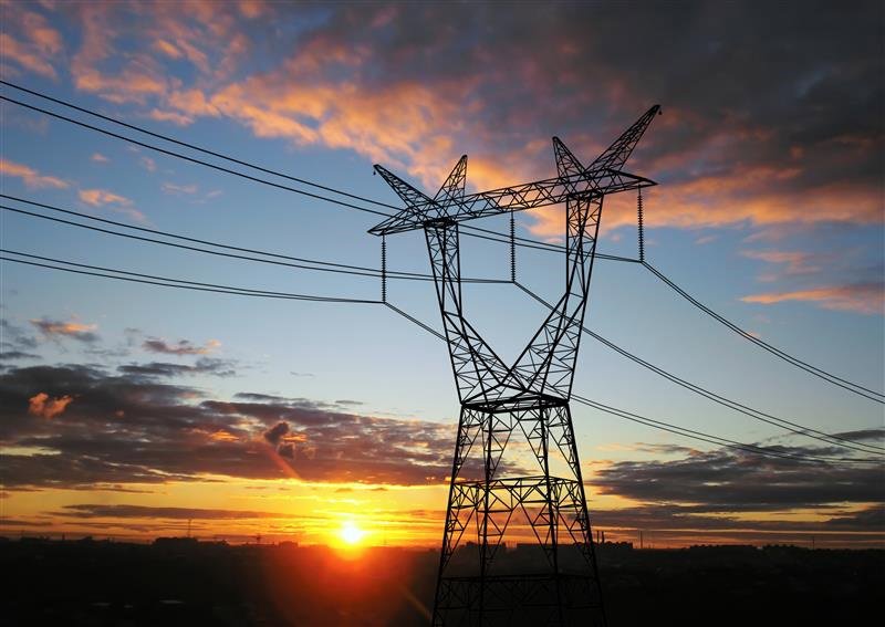 Cox logra un contrato para construir líneas de transmisión en Paraguay por 64 millones