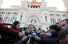 ep el alcalde de madrid jose luis martinez-almeida atiende a los medios tras el minuto de silencio
