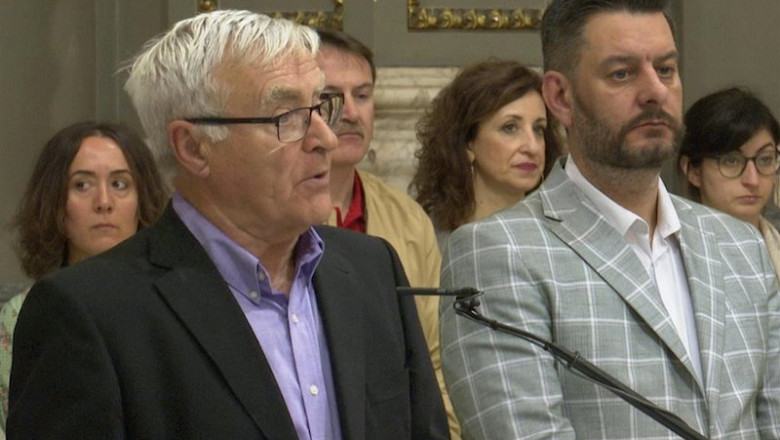El alcalde de València, Joan Ribó, y el concejal de Cultura Festiva y presidente de la Junta Central Fallera (JCF), Carlos Galiana, en la rueda de prensa ofrecida en el Ayuntamiento tras el aplazamiento de las Fallas 2020. | EUROPA PRESS TELEVISIÓN ep el alcalde de valncia joan ribo y el concejal de cultura festiva y presidente de la junta central
