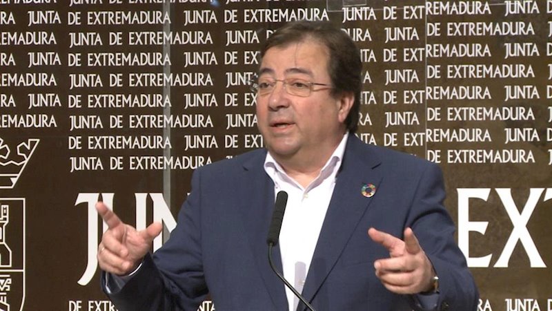 ep el presidente de la junta guillermo fernandez vara en rueda de prensa