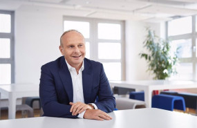ep hays nombra a dirk hahn nuevo director ejecutivo