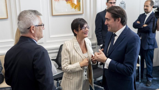 ep la ministra de vivienda y agenda urbana isabel rodriguez con algunos consejeros de viviendas de
