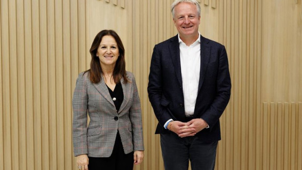 ep la presidenta y ceo accenture espana y portugal mercedes oblanca y el ceo de moeve maarten