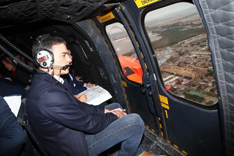 ep pedro sanchez visita orihuela desde un helicoptero
