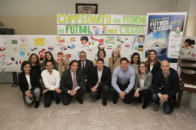 Personal docente del Colegio Sagrado Corazón y miembros de la FEDC | PRENSA ONCE ep personal docentecolegio sagrado corazonmiembrosla fedc