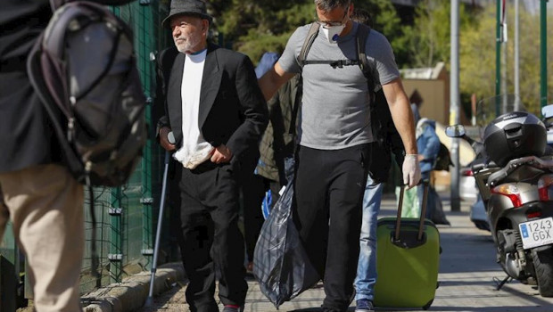 ep traslado de las personas sin hogar al palacio de deportes de granada