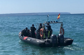 ep una lancha con agentes del grupo especial de actividades subacuaticas geas