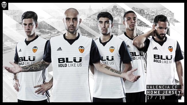 El Valencia presenta sus equipaciones 2017/18 | VALENCIA CF ep valencia presentaequipaciones 201718