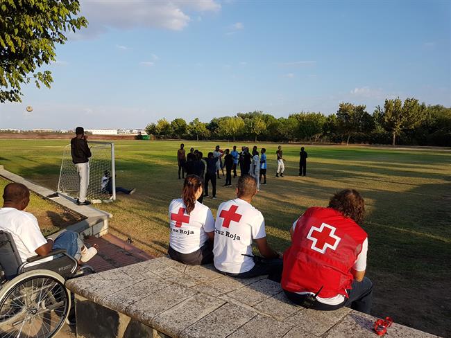Voluntarios de Cruz Roja junto a los migrantes en Mérida | CRUZ ROJA ep voluntarioscruz rojaamigrantesmerida