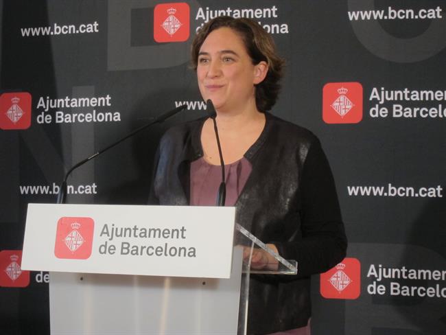alcaldesa barcelona ada colau