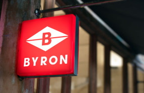dl byron burger byron hamburgers fast food casual dining takeaway private company logo dl byron burger byron hamburgers fast food casual dining takeaway private company logo