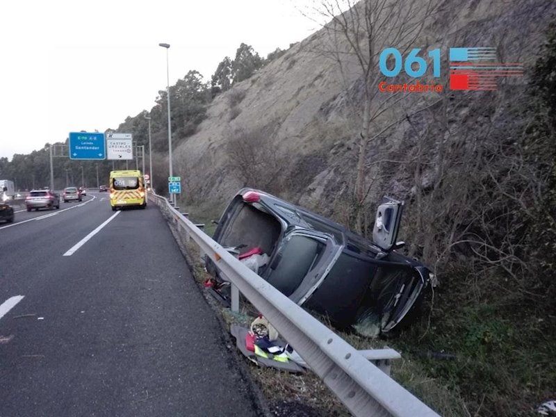 ep accidente de trafico en cantabria imagen de archivo ep accidente de trafico en cantabria imagen de archivo