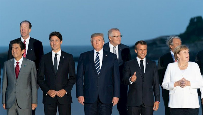 President Donald J. Trump joins the G7 Leadership and Extended G7 members. | The White House / Contacto - Archivo ep august 25 2019 - biarritz france president donald j trump joins the g7 leadership and extended g7