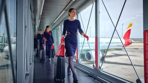 ep cerca de 7000 empleados de iberia vestiran el nuevo uniforme a partir de junio