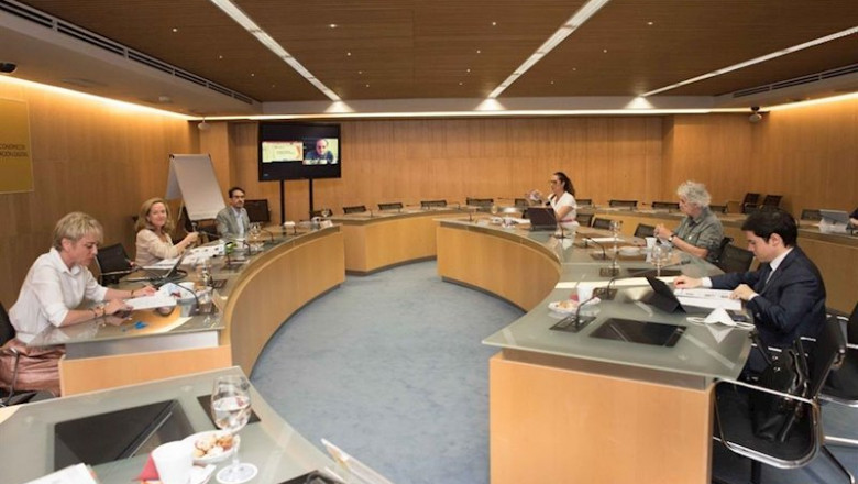 Constitución del Consejo Asesor de Inteligencia Artificial (IA), presidido por Nadia Calviño y vicepresidido por Carme Artigas | MINISTERIO DE ASUNTOS ECONÓMICOS Y TD ep constitucion del consejo asesor de inteligencia artificial ia presidido por nadia calvino y
