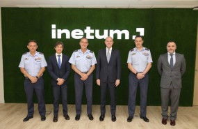 ep de izquierda a derecha coronel ignacio zulueta martin juan carlos crespo director de inetum ep de izquierda a derecha coronel ignacio zulueta martin juan carlos crespo director de inetum