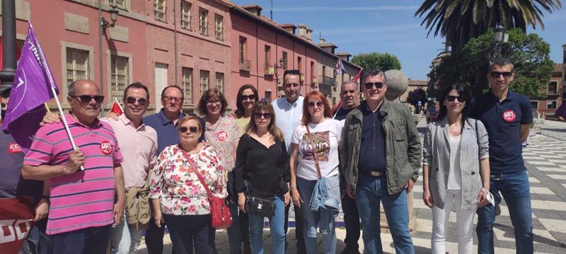 El secretario de Empleo del PSOE de Castilla-La Mancha, Miguel Perantón, antes de la manifestación del 1 de Mayo en Talavera. | PSOE ep el secretario de empleo del psoe de castilla la mancha miguel peranton antes de la manifestacion