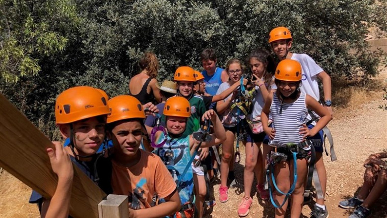 Grupo de niños participantes en el campamento de verano de FEDE de Valdepeñas 2019 | FEDE ep gruponinos participantescampamentoveranofedevaldepenas 2019