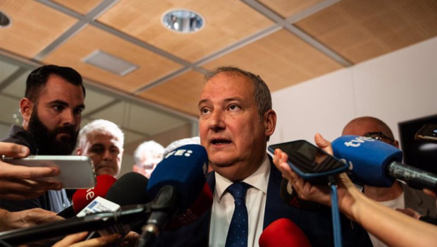 ep hereu el ministro de industria y turismo jordi hereu atiende a medios a su llegada a reunirse con
