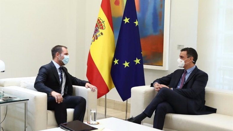 (I-D) El Vicepresidente De Meta, Javier Olivá, Y El Presidente Del Gobierno, Pedro Sánchez, Durante Una Reunión Celebrada Este Martes 15 De Marzo En El Palacio De La Moncloa Para Analizar Posibles Inversiones En España De La Empresa | PRESIDENCIA ep i d el vicepresidente de meta javier oliva y el presidente del gobierno pedro sanchez durante una