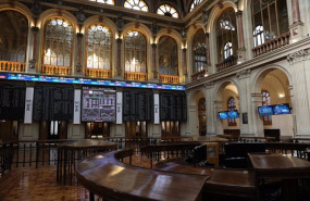 ep interior del palacio de la bolsa el dia en el que ha comenzado la sesion de este viernes con un